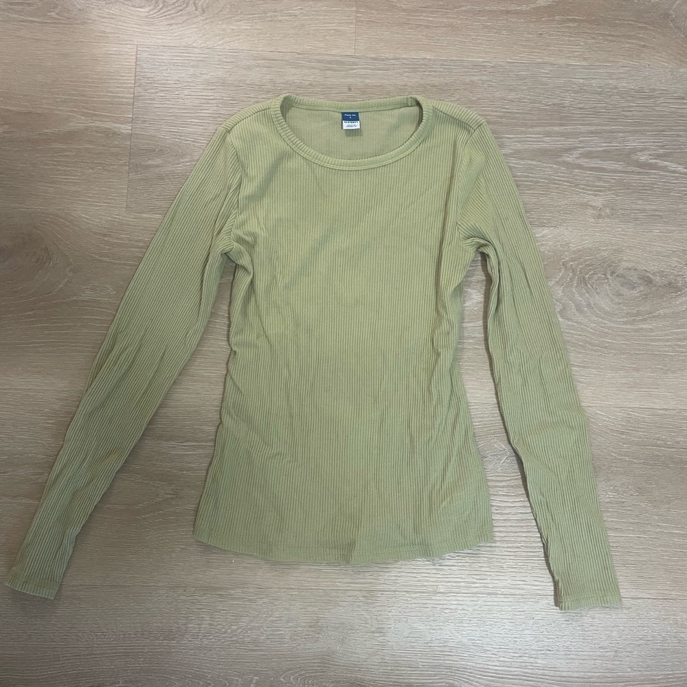 Women's Long-Sleeve Ribbed Top in Light Green